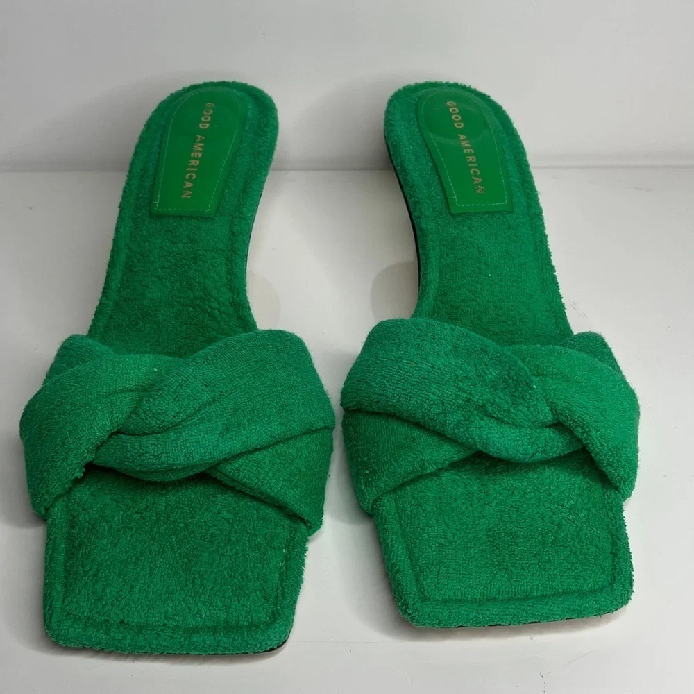 Good American Sz 8.5 Green Terry Kickstand Mule Sandals 1.5” Block Kitten Heel
